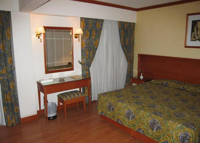 Philippe Luxor Hotel